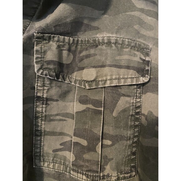 Buffalo by David Bitton women’s camo button down light jacket size large - Picture 4 of 5